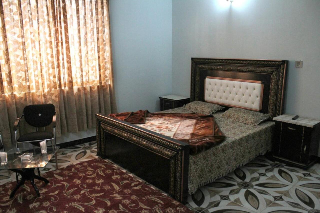 Tulip Guest House Abbottabad Eksteriør billede