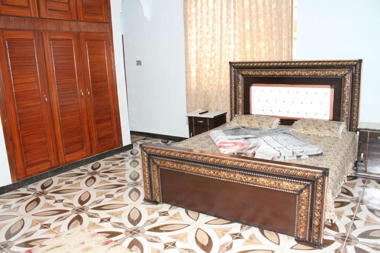 Tulip Guest House Abbottabad Eksteriør billede