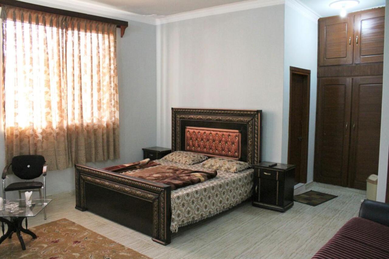 Tulip Guest House Abbottabad Eksteriør billede